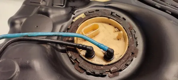 Skoda bränslepump OEM 1K0201022KR för Octavia II Scout image 6