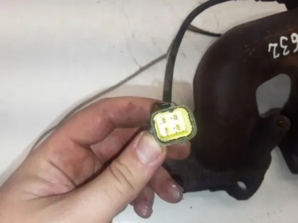 Coletor de escape OEM 92062730 Chevrolet Captiva 2.4L image 7