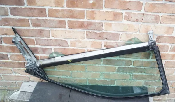 Cadre vitre avant gauche OEM Audi A3 8P Lift 3-portes image 4