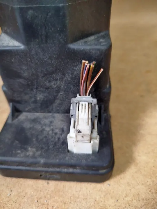 Keskitulppapumppu OEM 2088000448 Mercedes E-luokka W210 image 3