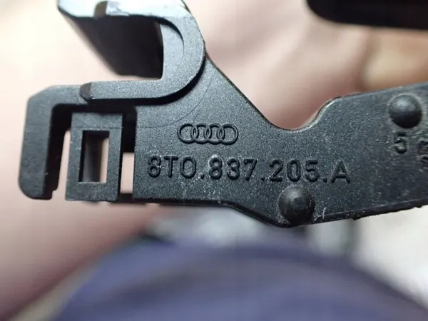 Audi A4 B8 linker achterdeurgreep OEM 8T0837205A image 8