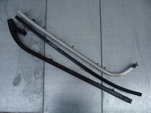 Dörrledare OEM 9033W6 Fram Höger för Peugeot 1007 image 2