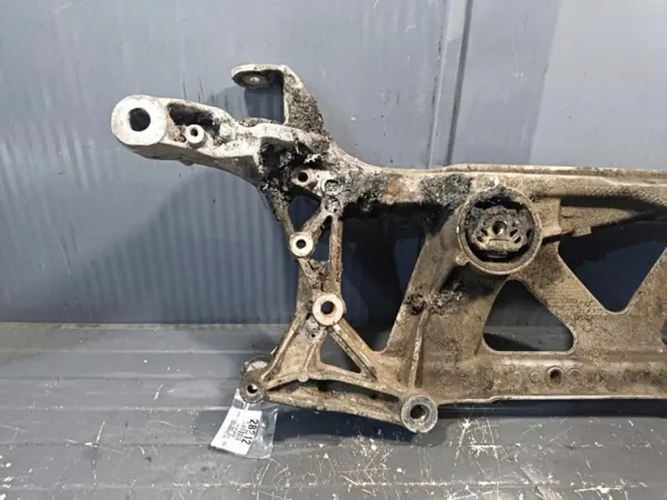 Trenó dianteiro Volkswagen OE usado OEM 5WA199369A image 3