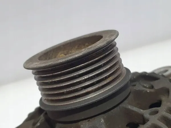 Renault Master II 2002 Alternator 7700300407 image 5