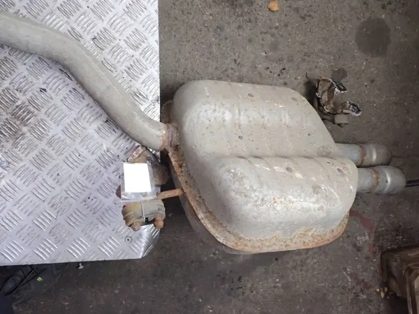 Auspuff-Schalldämpferrohr OEM 3C0253211C VW Passat B6 image 4