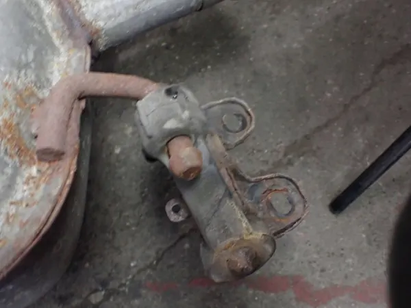 Auspuff-Schalldämpferrohr OEM 3C0253211C VW Passat B6 image 8