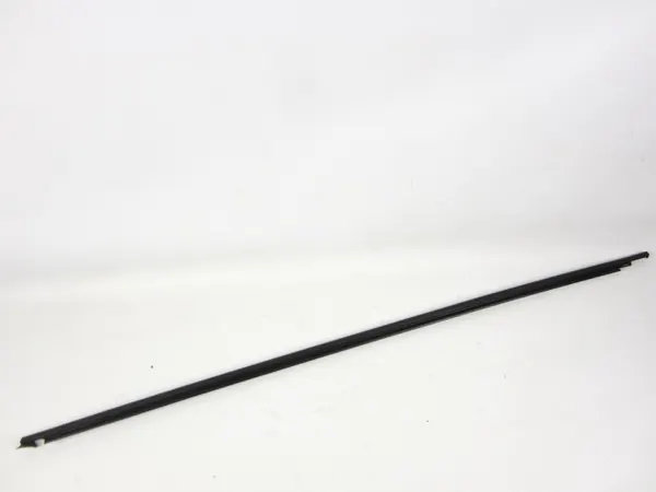 Junta porta dianteira esquerda OEM 6F0837477G Seat Ibiza V image 2