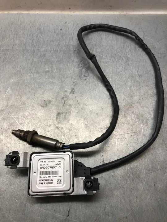 AUDI Q5 8R 2.0TDI NOx-sensor 8R0907807G image 2