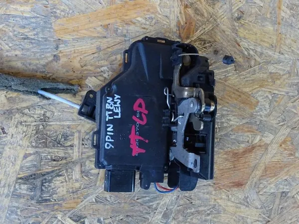 AUDI TT 8N Dörrlås Vänster Mikroswitch 9 Pin OEM 8N2837015B image 2