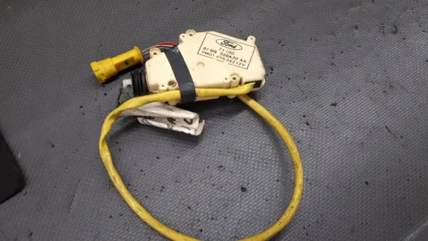 87bg220a20aa Actuador de cerradura trasera izquierda Ford image 2