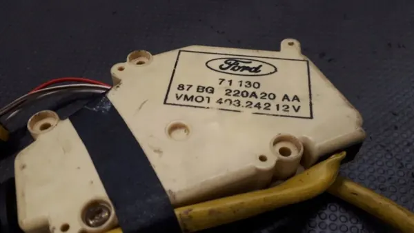 87bg220a20aa Actuador de cerradura trasera izquierda Ford image 3