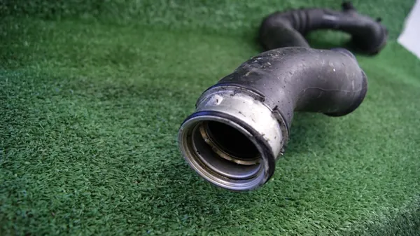 Tuyau d'admission d'air BMW E90 7797483-04 image 3