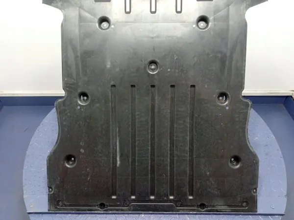 Sous-bâche moteur Skoda OEM 1EA825236D - Occasion image 3