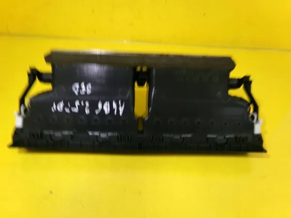 Grelha ventilação central Audi A4 B6 Sedan OEM DRC99407 image 8