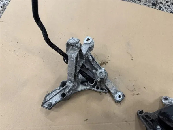 Support batterie OEM 112228161R Renault Trafic IV image 3