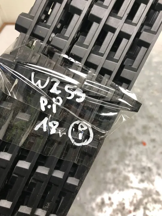 Griglia destra Mercedes W253 X253 A2538881400 image 9