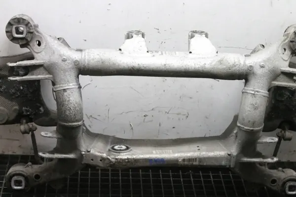 BMW 6 E63 Taka poikittaispalkki OEM 6770842 - Käytetty image 3