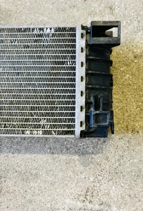 Audi OE Waterradiator OEM 8W0145804A - Gebruikt image 6