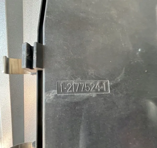 Tampa conector frontal DAF XF Euro 6 OEM 2135598 image 3