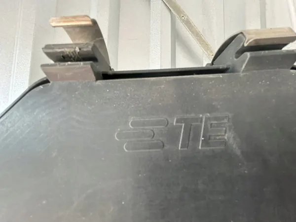 Tampa conector frontal DAF XF Euro 6 OEM 2135598 image 4