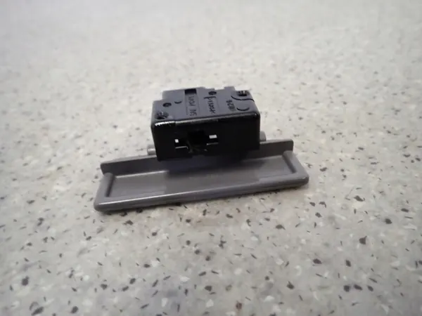 Passagerarhandskfackslås Suzuki SX4 Sedici 06-13 OEM image 4