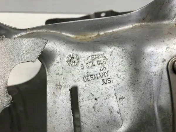 BMW OEM 9894946 Katalysator Värmesköld image 4
