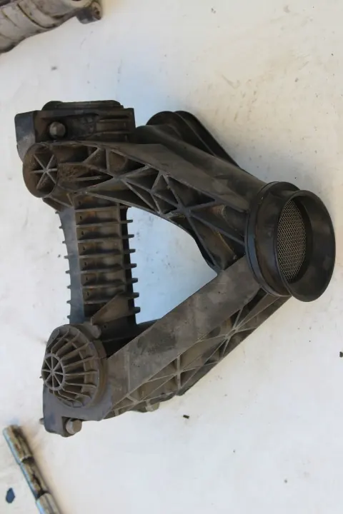 Separador de óleo Mercedes OEM A4718051 - Usado image 2