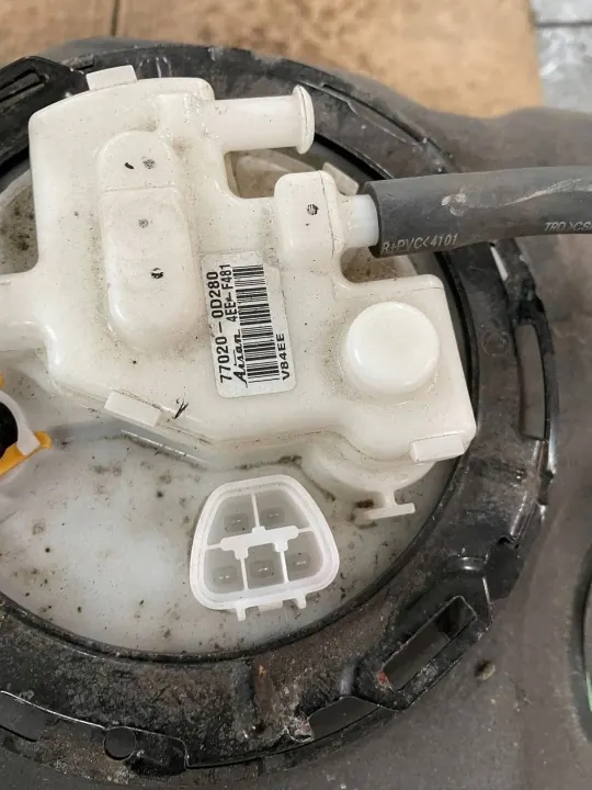 Toyota polttoainesäiliö OEM MTR6920 Yaris Cross 2020- image 3