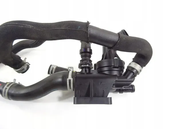 Nissan Qashqai II J11 Carcasa de Termostato 110614599R image 2