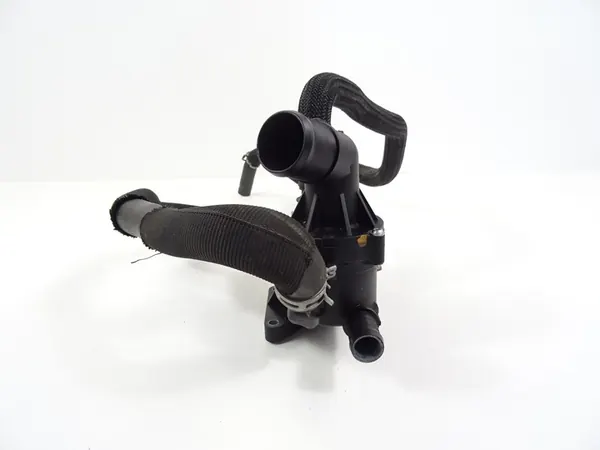 Nissan Qashqai II J11 Carcasa de Termostato 110614599R image 9