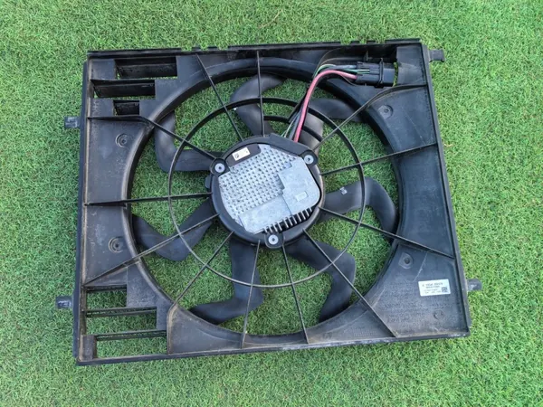 Ventilador Mercedes A1679061904 - Usado image 4