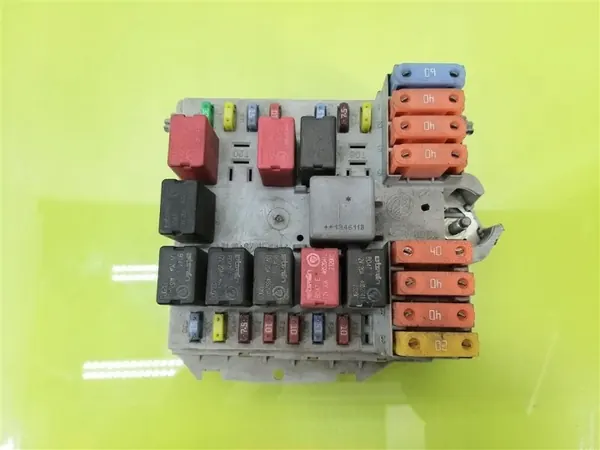 Zekeringkast OEM 51738102 voor Fiat Croma II 1.9 D image 2