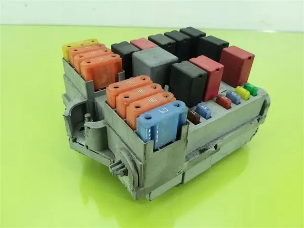 Zekeringkast OEM 51738102 voor Fiat Croma II 1.9 D image 3