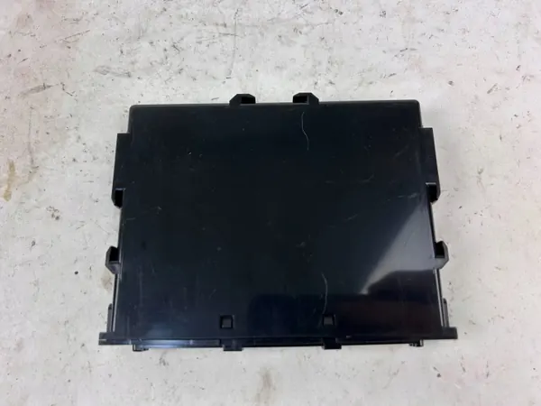 Contrôleur de verrouillage central Toyota Mirai OEM 8999062010 image 6