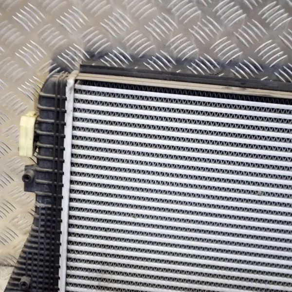SKODA YETI I 09- 2.0 TDI Intercooler 1K0145803BM image 3