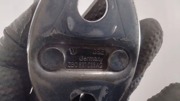 Bakdörrlåsfångare OEM 3B0837033AG för VW Golf VI image 5