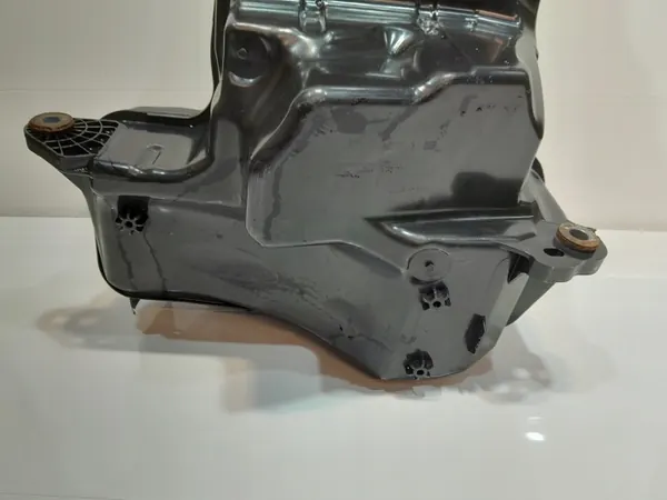 Audi AdBlue-tank & Pomp OEM 4M0131878BC Gebruikt image 5