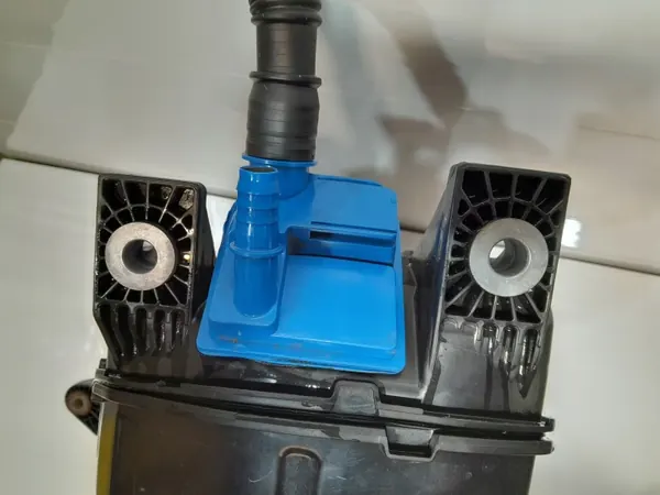 Audi AdBlue-tank & Pomp OEM 4M0131878BC Gebruikt image 6