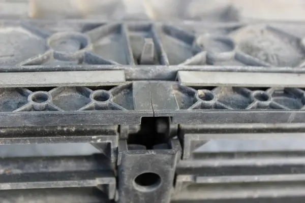 Mazda OE KB8A-50R12X Rejilla de Admisión de Aire image 6