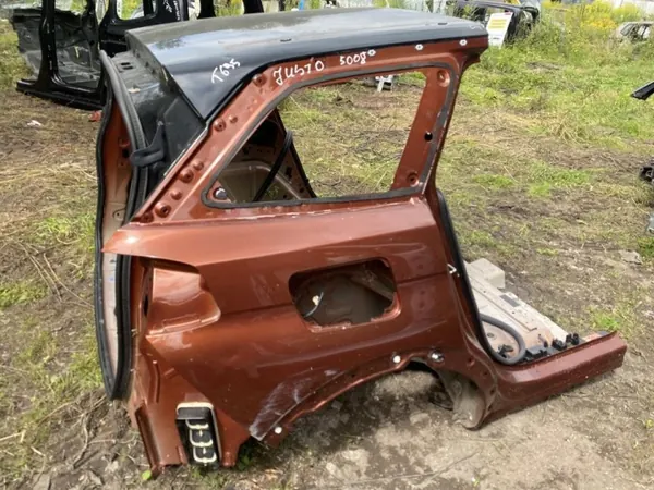OEM 268536 Taka oikea lokasuoja Peugeot 5008 II image 2