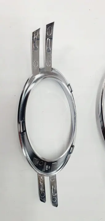 MERCEDES C-KLASA W204 Parachoques Delantero Derecho Cromado OEM A2048851474 image 3