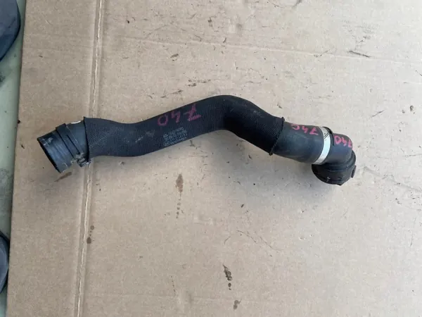 Audi Q7 4M 3.0 TDI vesiputki OEM 4M0122055DQ image 2