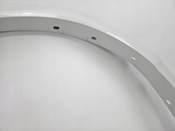 BMW X2 F39 M Package Takasuoja vasen OEM 8069163 image 10