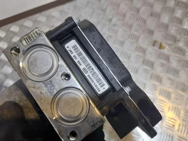 Pompe ABS PORSCHE PANAMERA (970) 4.8L essence 2011 OEM image 2