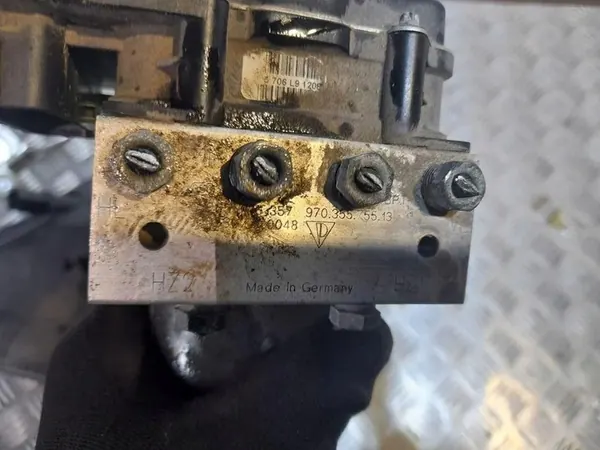 Pompe ABS PORSCHE PANAMERA (970) 4.8L essence 2011 OEM image 3
