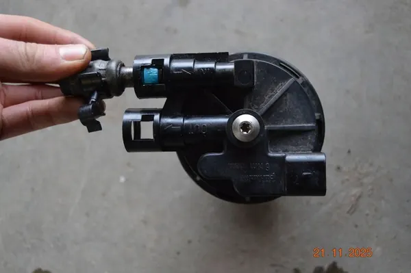 Polttoainesuodattimen kotelo 2.0 DTI OPEL ZAFIRA A image 3