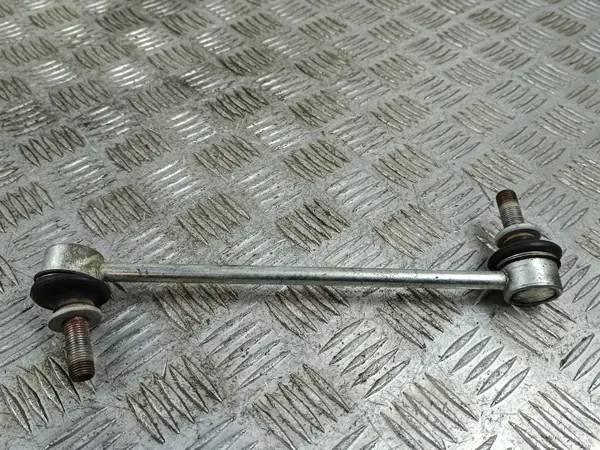 FOB55175 etuvakainnivel Toyota GR 86:lle image 2