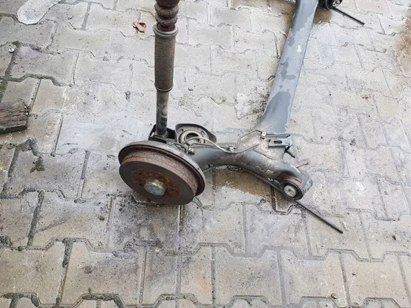 Travesaño suspensión trasera OEM TOC50110 para SEAT Ibiza image 3