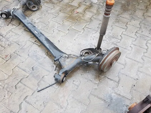 Travesaño suspensión trasera OEM TOC50110 para SEAT Ibiza image 4