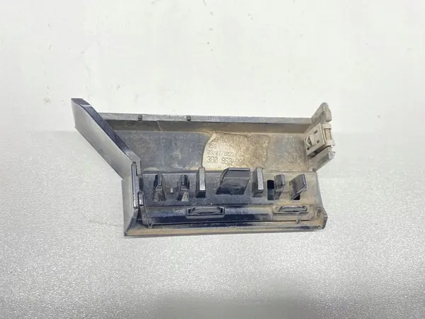 Oikea etulokasuoja VW Passat B8 2014-2023 image 2